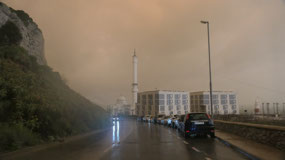 Gibraltar - it gets dark and end of the world like