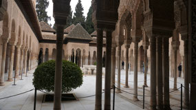 Alhambra Nasrid Palace - patio de los leones