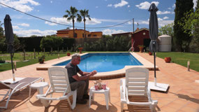 El Higueron our Airbnb - sun at the ppol