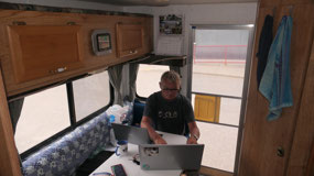 Prince George - Paul busy to set up our laptops