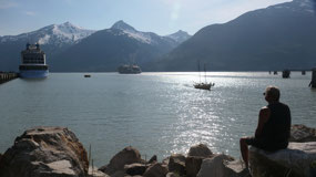 Skagway - watching the cruise ships