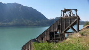 Klondike Hwy - checking out the Venus Mine
