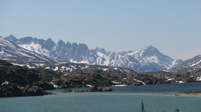 Klondike Hwy - lake - rocks mountains