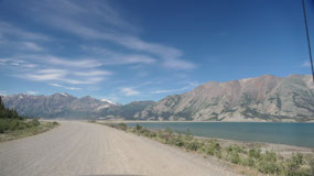 Kluane Lake - drive along the lake