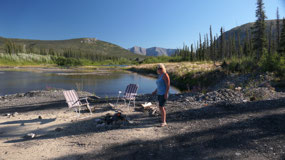 Dempster Hwy - we found wood and made a fire