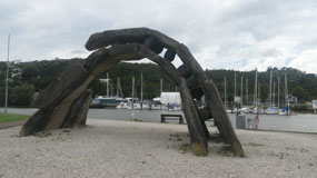 Whangarei - walk and wave sculpture