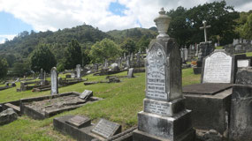 Thames - historical cemetery