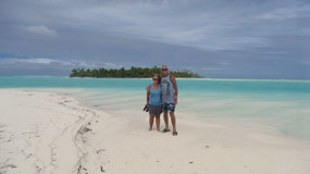 Aitutaki Lagoon Cruise - on Honeymoon island