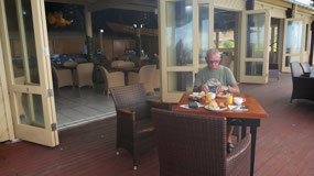 Rarotonga - free breakfast