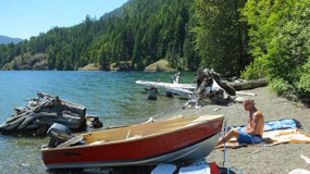 Comox Lake - a nice spot for a rests