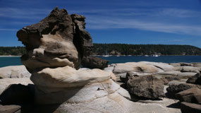 Hornby Isl - Sandstone at Tribune Bay