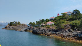 Friendly cove - view towards the lighthouse