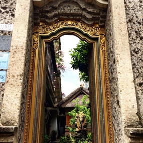 Another doorway to another life! 