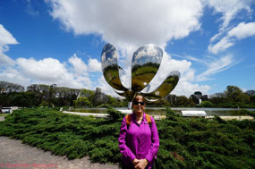 A large tulip on her head