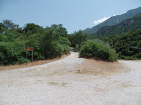 Track through the hill,used by the Persian