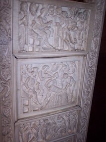 Detail on 32 panels of throne was incredible