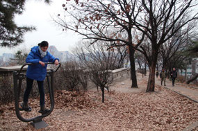 Seoul City Wall exercise station