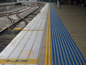 follow the yellow dotted road