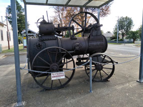 Steam engine in Swifts Creek