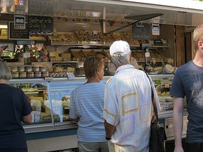La Tour d'Aigues Market 2