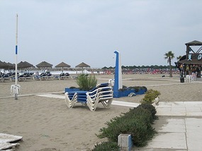 Beach to Andy's Restaurant