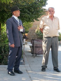 waiting for the tour to Nasrid Palaces