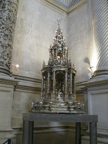 Side altar