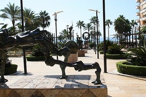 Plaza to Marbella Beach