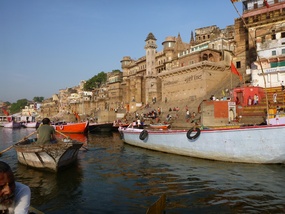 Boat ride along the Ganges