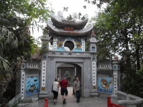Ngoc Son temple