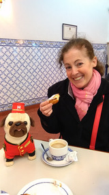 NANPUG & I enjoy pastel de nata at Pasteis Belem