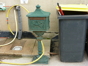 Honesty box, Tardinghen in old letter box