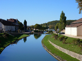 Burgundy canal, Montbard