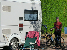 Rob cleaning off the bikes