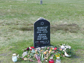 Memorial to Anne Frank+sister buried in mass grave