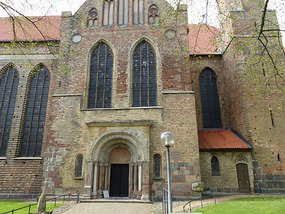 Entrance to Schleswig cathedral