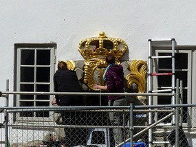 Painting coat of arms