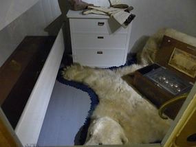 Single cabin