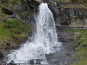 Steindalfossen - on road to Voss