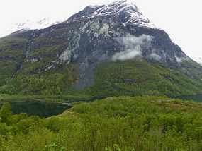 Mountain that collapsed