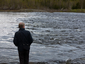 Rob by river
