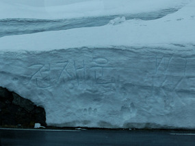 Ice grafitti