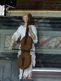 detail above altar