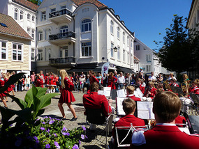 band in square