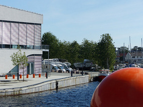 Buen centre showing MH parking
