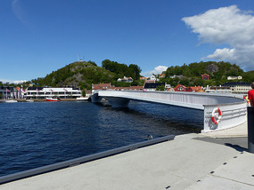 Pedestrian bridge
