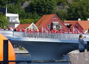 band crossing bridge