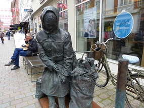 Homeless statue