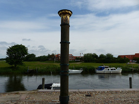 Flood column-Ribe