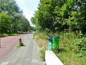Cyclist's waste bin- chuck it in!